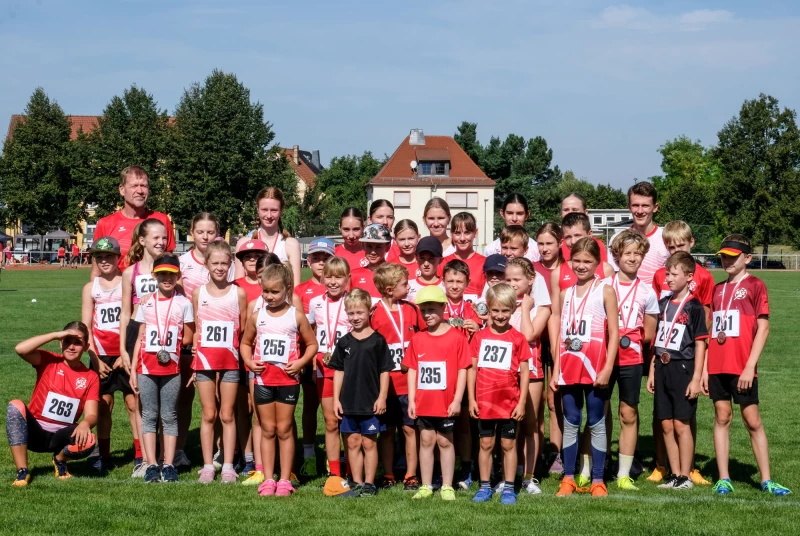 91 Medaillen für die Lerchenberger Leichtathleten zu den Kreisjugendspielen des Altenburger Landes | Lerchenberger Leichtathleten bei den Kreisjugendspielen des Altenburger Landes