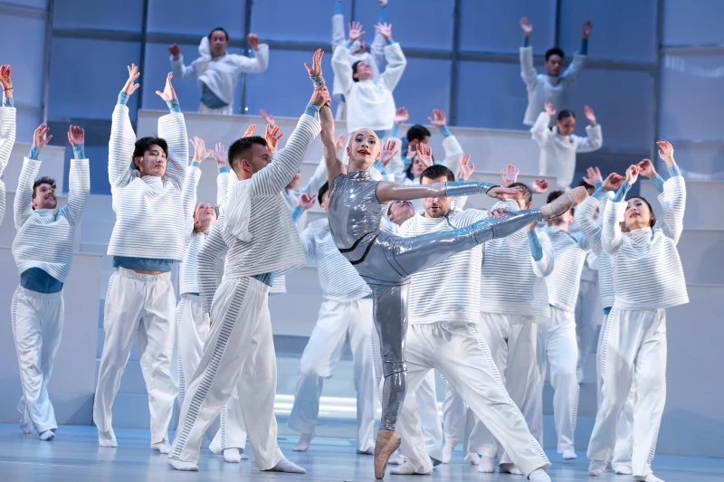 Tanz um die Künstliche Intelligenz: Ballett-Premiere „Coppélia – Das Mädchen mit den Glasaugen“ | Coppélia – Das Mädchen mit den Glasaugen