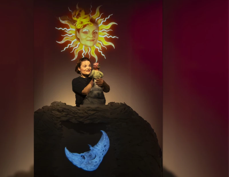 „Der kleine hässliche Vogel“ – Ein Puppentheater für die ganze Familie | "Der kleine hässliche Vogel" - Puppenspielerin Steffi König