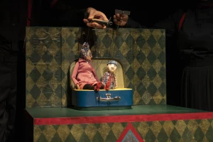 Puppentheater über die Macht des Glaubens: „Oskar und die Dame in Rosa“