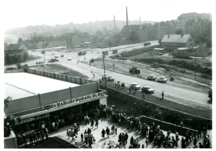 VorschauBild - Burg Posterstein beteiligt sich am Fliegenden Salon in Altenburg-Nord