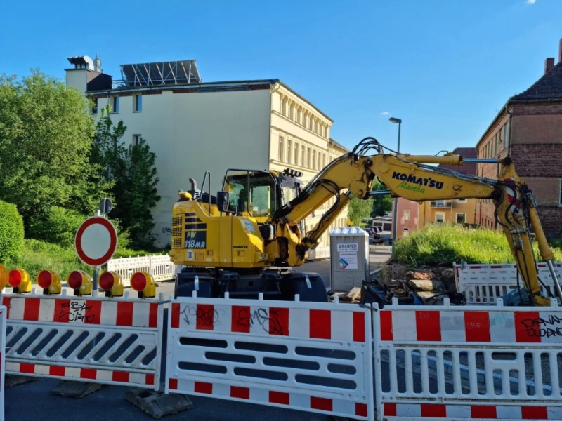 Vollsperrung der Geschwister-Scholl-Straße aufgrund dringender Sanierung | In der Geschwister-Scholl-Straße wird die Stützmauer komplett saniert.