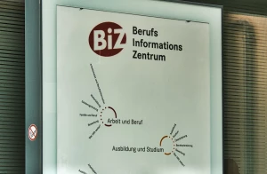 „Tag der Berufe in Uniform“ im Berufsinformationszentrum