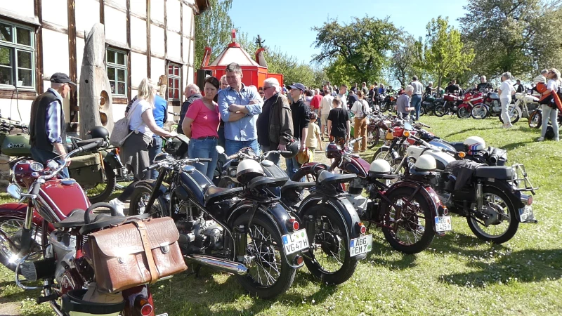 Gelungener Auftakt für Oldtimerfans am Wochenende mit Tausenden von Besuchern | 