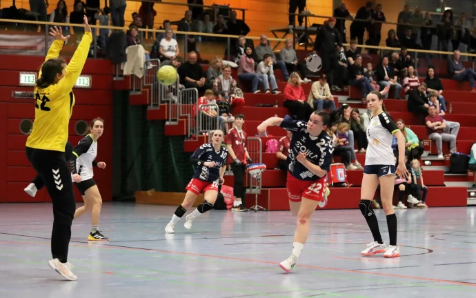 VorschauBild - Aufbau-Frauen festigen Tabellenführung in Thüringens höchster Liga