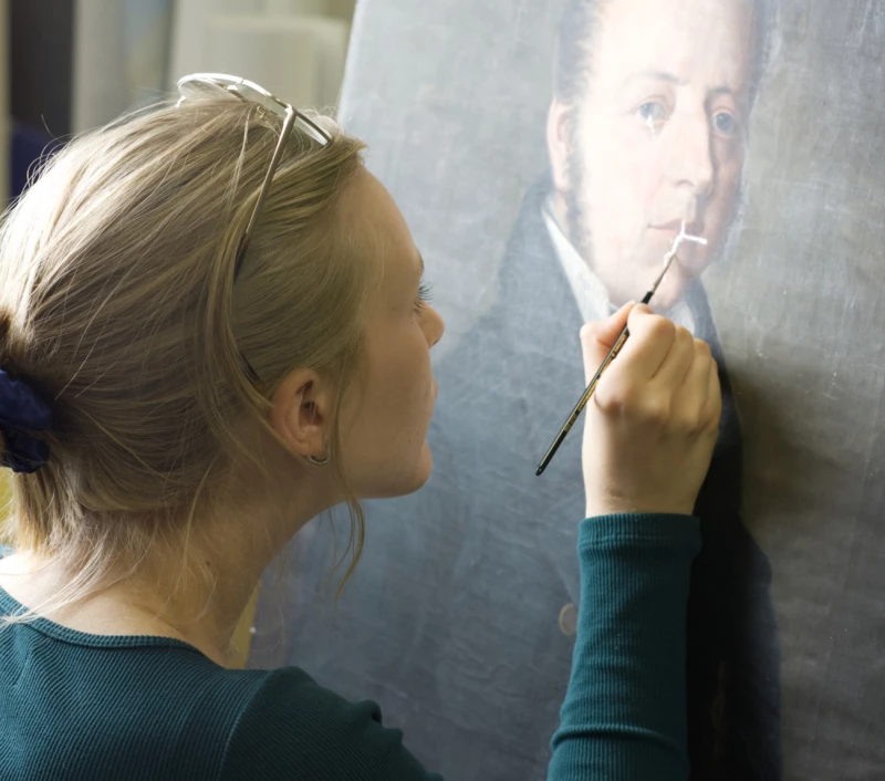 Europäischer Tag der Restaurierung: Wir erhalten, was uns bewegt. | Gemälderestaurierung im Rahmen des Altenburger Praxisjahres für Kunstgut- und Denkmalrestaurierung,
