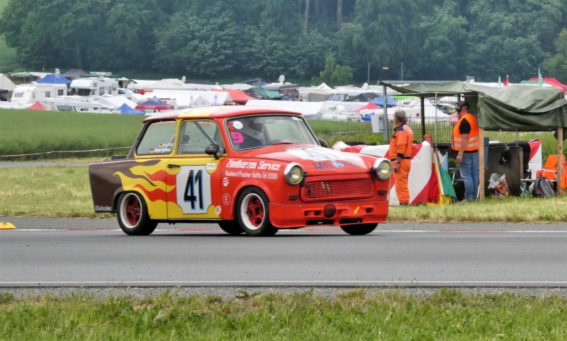 100 Jahre Schleizer Dreieckrennen  | Der Nobitzer Silvio Heinig mit seinem Trabant RS hier bei der Jubiläumsveranstaltung 100 Jahre Schleizer Dreieck