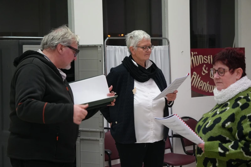 Prinzenräuber starten in die neue Saison - und die hat es in sich! | Erste Probe Prinzenraub 2026 (Ansgar Schäfer probt mit Regina Scherling und Veronika Arnold)