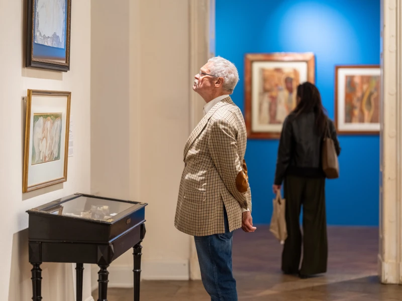 Führung: Der fantastische Gerhard Altenbourg – Ausstellung zum 100. Geburtstag | Ausstellungsansicht „Der fantastische Gerhard Altenbourg – Ausstellung zum 100. Geburtstag“, Lindenau-Museum Altenburg, 2026, für die abgebildeten Werke: ©Stiftung Gerhard Altenbourg/VG Bild-Kunst, Bonn 2026