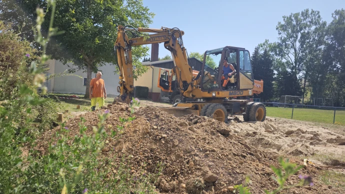 VorschauBild - Neuer Spielplatz für Nöbdenitz: Bauhof gestaltet Anlage komplett neu