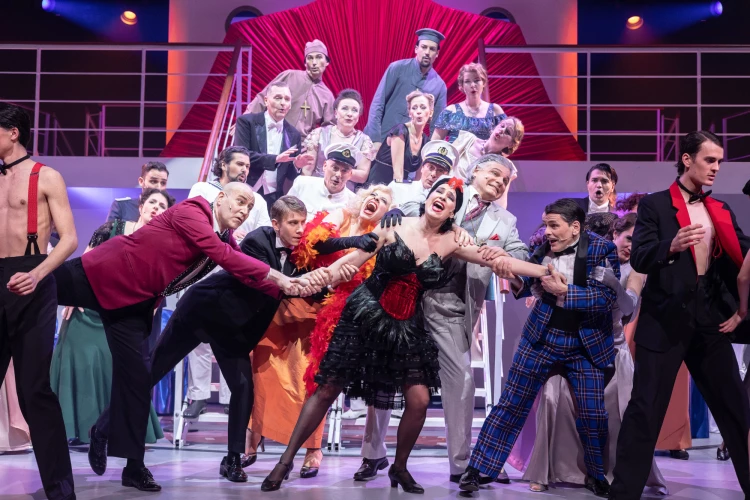 Auf große Fahrt geht es mit dem Musical „Anything Goes“. (Foto Ronny Ristok)