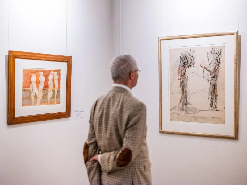 Kaffeekränzchen: Führung und Kaffee zur Altenbourg‑Jubiläumsschau | Ausstellungsansicht „Der fantastische Gerhard Altenbourg – Ausstellung zum 100. Geburtstag“, Lindenau-Museum Altenburg, 2026, für die abgebildeten Werke: ©VG Bild-Kunst, Bonn 2026