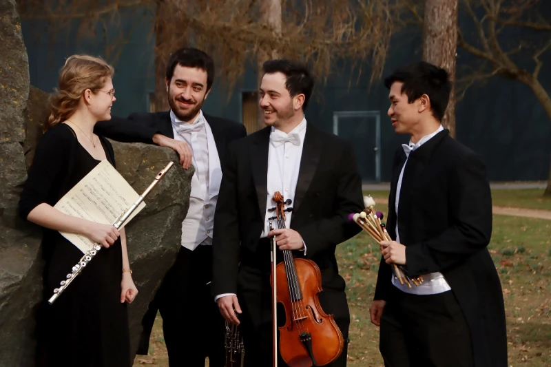 Junge Musiker:innen der Dualen Orchesterakademie präsentieren sich im Kammerkonzert | 337. Foyerkonzert v.l.n.r. Lena Beitelhoff, Hugo Carnicero Sanabre, Danilo Malagón Almagro, David Dong