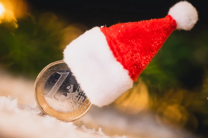 Weihnachtsgeld: Beschäftigte im Kreis Altenburger Land sollen Anspruch prüfen | Jeder „Weihnachts-Euro“ ist willkommen: Wenn die Preise steigen, wird ein dickeres Portemonnaie gebraucht. Das Weihnachtsgeld kommt da gerade recht – wenn es kommt. Die Gewerkschaft NGG unterstützt Beschäftigte in der Lebensmittel- und Gastro-Branche, damit sich beim Lohn-Bonus was tut.