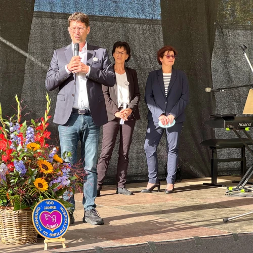 Von links nach rechts: André Neumann/Oberbürgermeister Altenburg, Elke Slowik/Vorstand Diako Thüringen, Katrin Huppert, Vorstandsvorsitzende der Hospitalstiftung zu Altenburg/Thüringen