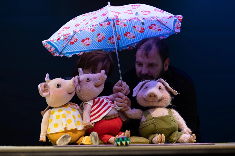 „Zilli, Billi und Willi“ – Puppentheater für die Kleinsten | „Zilli, Billi und Willi“_v.l.n.r. Puppenspielerin Steffi König und Puppenspieler Tobias Weishaupt