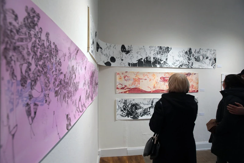 Gekommen, um zu bleiben - Künstlergespräch mit Michael Goller  | Ausstellungsansicht „Gekommen, um zu bleiben“ mit Werken Michael Gollers, Lindenau-Museum Altenburg, 2023