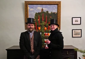 Luise-Neupert-Ausstellung endet, Weihnachtsprogramm beginnt auf Burg Posterstein