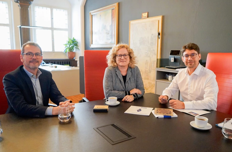 Kennenlerngespräch beim Altenburger Oberbürgermeister | Die neue Landesbeauftragte Janine Stock sprach im Rathaus mit Oberbürgermeister André Neumann und Wirtschaftsförderer Tino Scharschmidt (links).