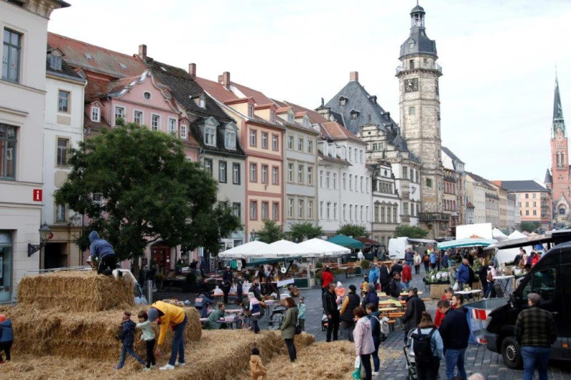 Markt, Tiere und Landtechnik: Frühjahrs-Bauernmarkt in Altenburg am 18. April | Archivbild - Altenburger Bauernmarkt 2024