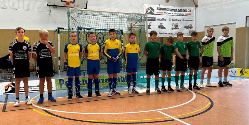 Thüringer Radball-Nachwuchsteams beginnen in Ehrenberg die Saison 2024/2025 | U15 Radballer beim 1.Spieltag der THÜ-Oberliga in Ehrenberg
v.l. OTG Gera – SV Blau-Gelb Ehrenberg 1 – SV Blau-Gelb Ehrenberg 2 – SV Langenleuba-Niederhain 1 - SV Langenleuba-Niederhain 2 – RV Edelweiß Fraureuth