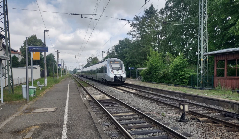 Bauarbeiten zur Erneuerung der Bahnsteig- und Gleisanlagen zwischen Regis-Breitingen und Treben-Lehma | Bahnhof Regis-Breitingen vor dem Aus- und Umbau