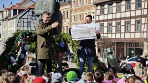 Grundschule „Finkenweg“ räumt Schmölln auf — Erfolgreicher 2. Umwelttag