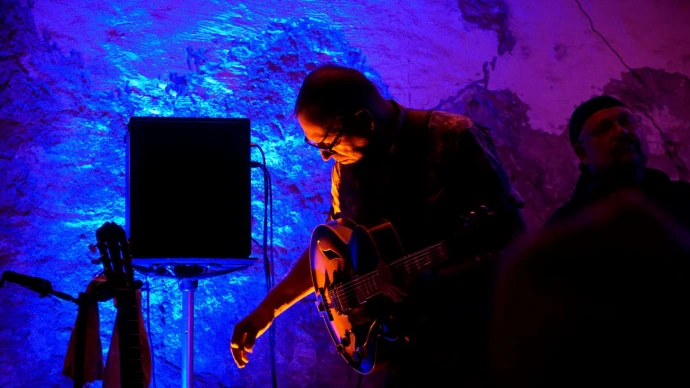 VorschauBild - Gitarrenkonzert mit „Side by Saite” im Schwind-Pavillon